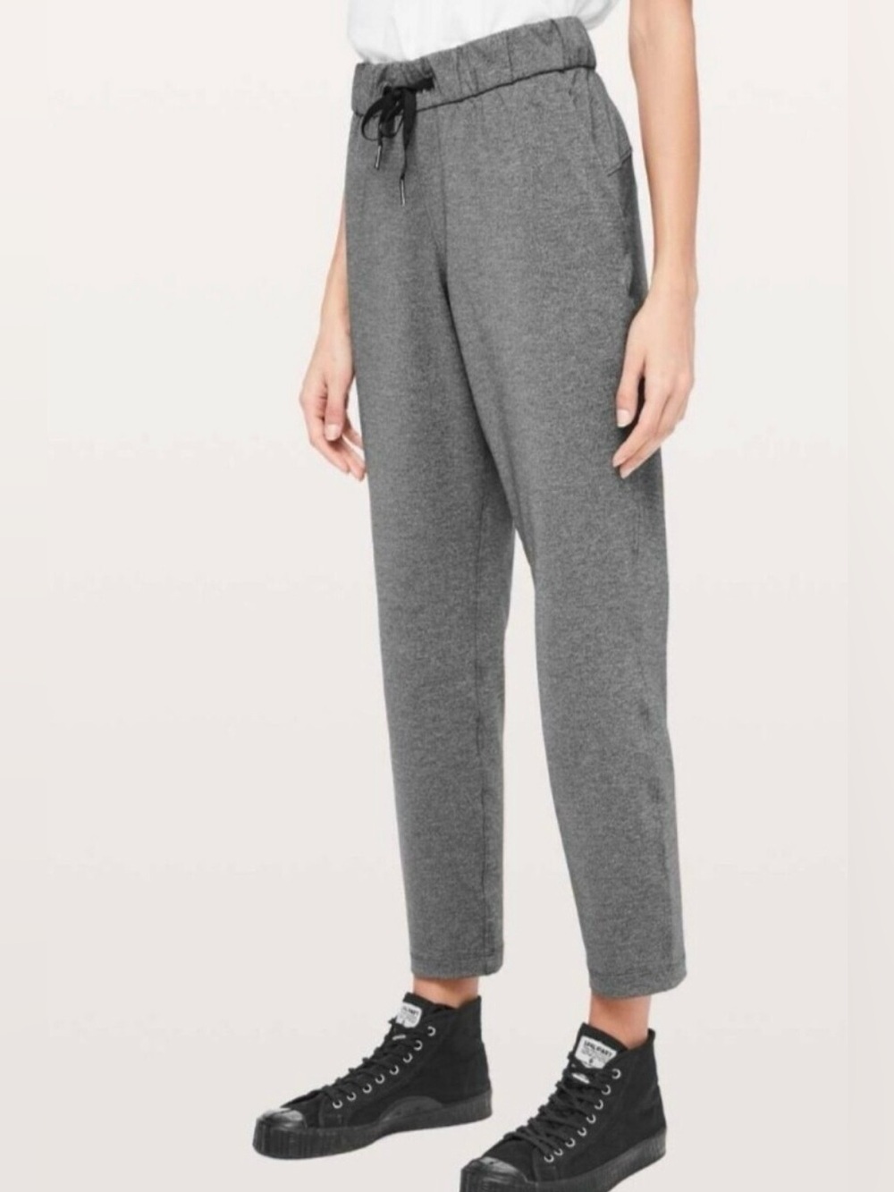 lululemon athletica On The Fly Cropped Pants in Grey Size 8 Excellent Condition